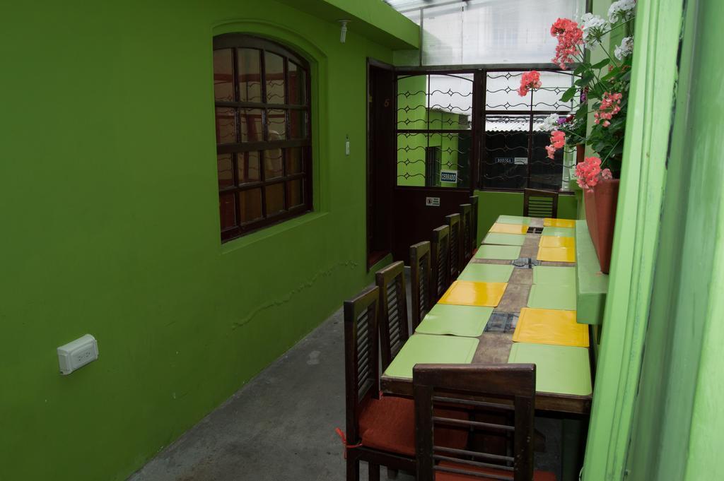 Hostel Discovery Quito Puembo Exterior foto